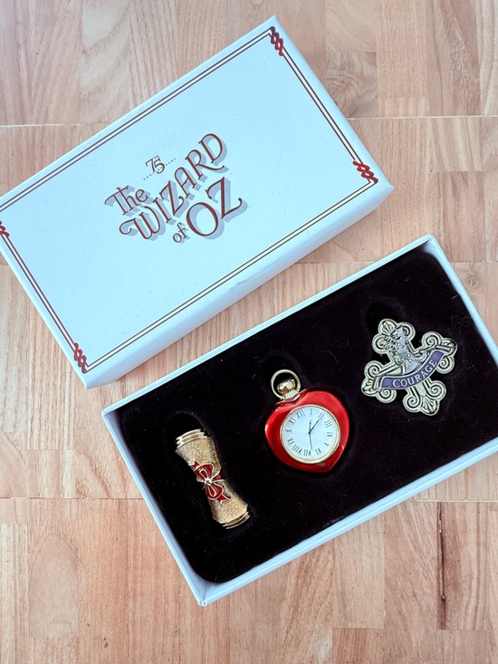 Warner Bros. Jewelry - The Wizard of Oz 3 Pin 75th Anniversary Courage Heart Diploma Set